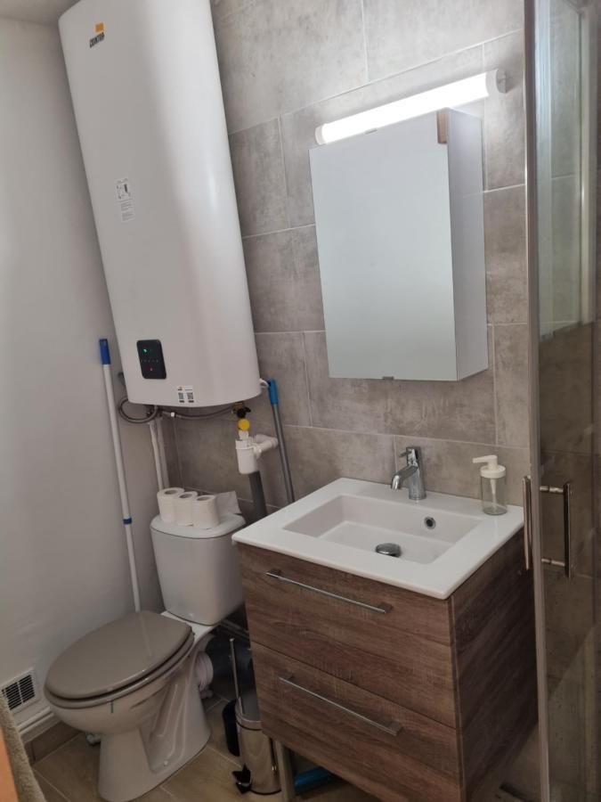 Charmant Studio Neuf 150M Plage Sur Avenue Principale Climatise Et Parking Cavalaire-sur-Mer Bagian luar foto
